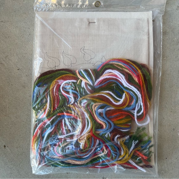 Vintage Needlepoint Kits & Pillow Kit Lot of 3 - Picture 5 of 8